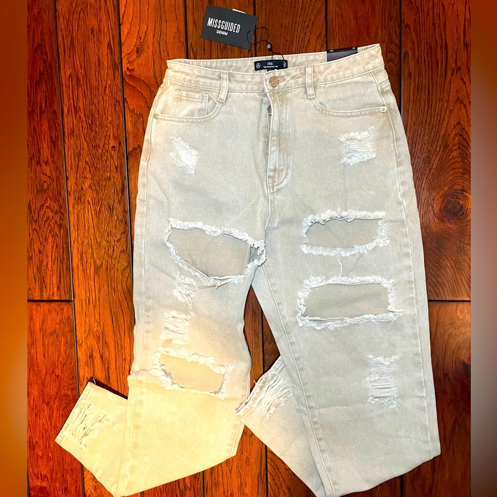 NWT Missguided Beige High Rise Ripped Mom Jeans